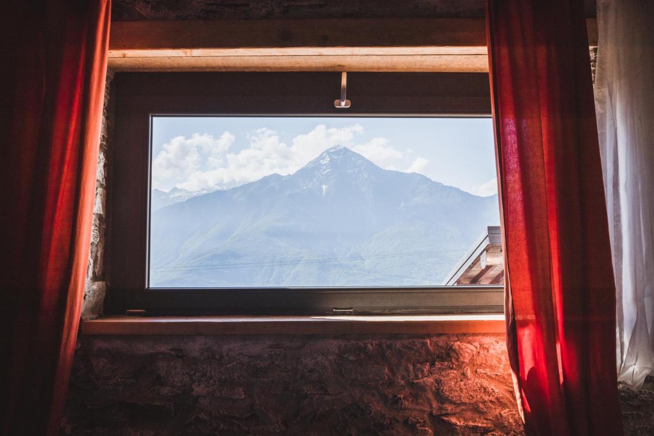 Appartamenti Montemezzo Le Case In Pietra Vista Lago Джера-Ларио Экстерьер фото
